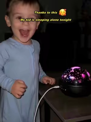 My kid finally sleeps alone.#Onefirenightlightforkids#SoothingLight#BedtimeRoutine#nightlightprojector#kidsgifts 