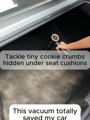 Effortlessly pick up cookie crumbs left by kids on car seats #itutnY8vacuum #CarCleaning #PortableVacuum #CarAccessories #AutoDetailing 