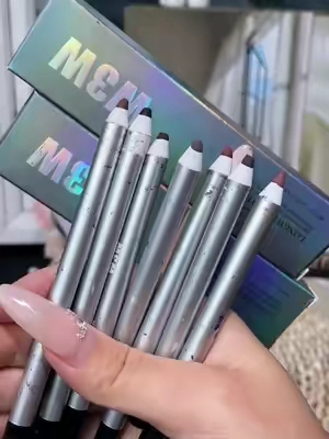 Delineador sedoso, resistente al agua y a las manchas, con duración de 24 horas 🥰💄 #makeup #tiktokshop #delineador #delineadorwaterproof #beauty