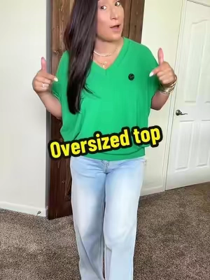 An oversized top that you won’t loose your shape in! @Discount Divas Boutique #oversizedtop #capsleevetop #lightweighttop #tiktokshopsummersale #tiktokshopbacktoschool 