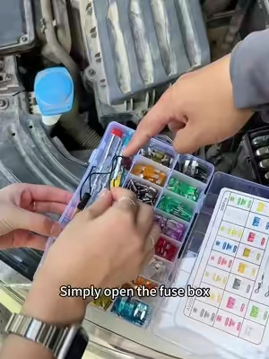 That’s why 99% of experienced drivers keep a box of car fuses in their vehicles#cartips #cars #drivingtips #driving #driving 