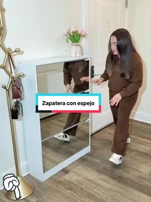 Me fascina este nuevo diseño en zapatera ✨con espejos incluidos 🔥corre y pide la tuya quedan pocas unidades !! 🫶🏻🌙#shoes #organizedhome #storage #mirror #gabinetes 