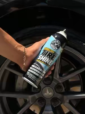 ¡La forma más fácil de dar brillo a tus neumáticos! #parati #chemicalguys #detailing