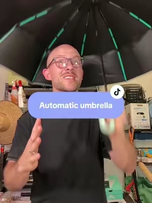 Which one is better? #umbrella #automaticumbrella #tiktokshopsummersale #tiktokshopcreatorpicks #superelnino 