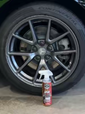 HydroSpin is an easy-to-apply, sprayable formula that provides a super-durable ceramic coating barrier for wheels and rims—protecting from dirt, brake dust, and contaminants with a brilliant, high-gloss shine and superior water beading! #ChemicalGuys #DetailingLife #CarDetailing #beforeafter