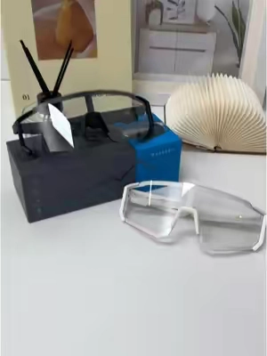 A pair of smart sunglasses that lets you listen to music and make calls, while also blocking blue light and UV rays to protect your eyes. #SmartGlasses #BluetoothHeadset #EyeCareTech #summervibes