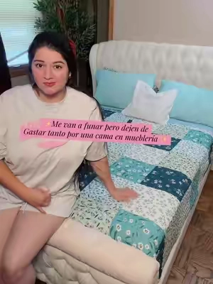 Me van a fumar, pero esta cama en una mueblería casi me voy de espalda con el precio aquí fue donde la conseguimos más accesible #vanacc #b#bedframet#toddlerc#cama