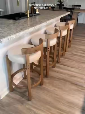 They look & feel way more expensive than they are to say the least 👏🏼 #Barstools #Kitchen #HomeDecor #HomeFinds #KitchenDecor 