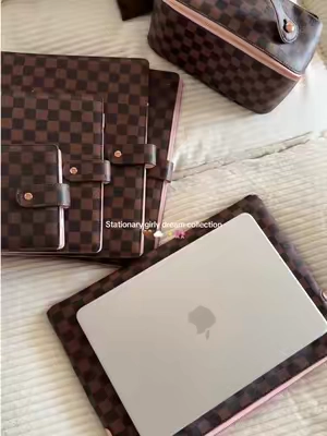 literally obsessed! 🤎🎀😍✨ 