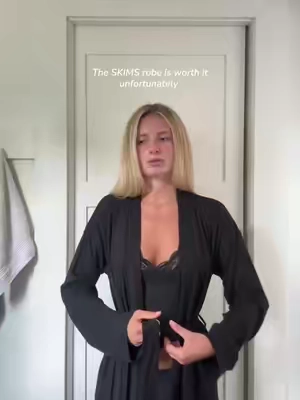 The Skims robe is worth it; lesson from a former fashion major 🧵🪡 #skims #bathrobe #robelife #skimsrobe 
