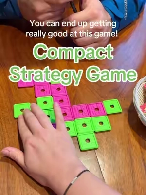 The long waited battle between 💚 & 🩷! #okplay #strategygame #boardgame 