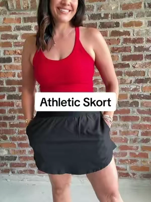 AFFORDABLE, high-waisted, thick waistband, built-in shorts… this skort checks every box. 🤍 @Pinspark #athleticskirt #athleticskort #skorts #momoutfits #sportsmom 