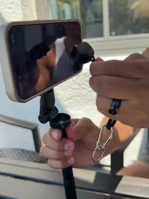 El tripod magnético 4 en 1 más viral. #tripod #grabacion #selfiestick #video #contentcreator 