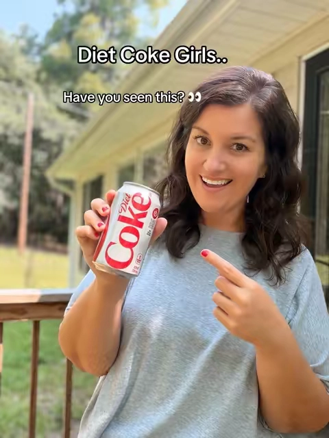 A can cooler just for the Diet Coke girls?! This is what we’ve been waiting for! Frost Buddy just did an exclusive collection with Coca-Cola. And it’s going to sell out fast. #cancooler #universalbuddy #dietcokelover #dietcoke 