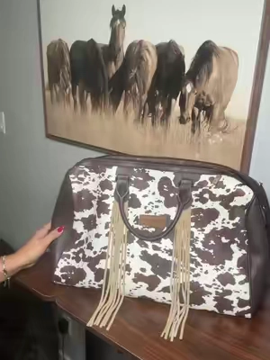 🤠❤️🤠❤️ this Wrangler weekend tote bag is gorgeous!! #totebag #wranglerbags #bag #weekenderbag #dufflebag  