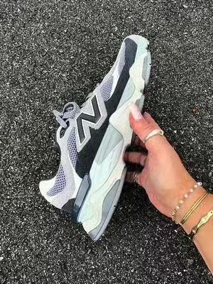 I would’ve never guessed you could get New Balance 9060s at this price right now… 👀🔥 #NewBalance9060 #fyp #viral #sneaker #blowthisup 