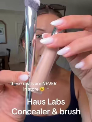 I get why everyone loves Gaga’s formula!! 💅🏼👛🧈 #hauslabs #concealer #nontoxicmakeup #hauslabsconcealer #makeupessentials 