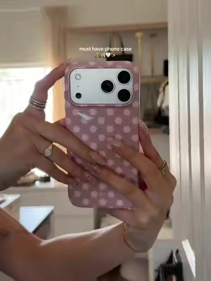 the cutest polka dot phone case 🥹 #velvetcaviar #velvetcaviarphonecase #polkadot #magsafe #cutephonecases 