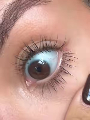 No tienes q seguir gastando en extensiones de pestañas 🥹 #eyelash #longlashes #serum 