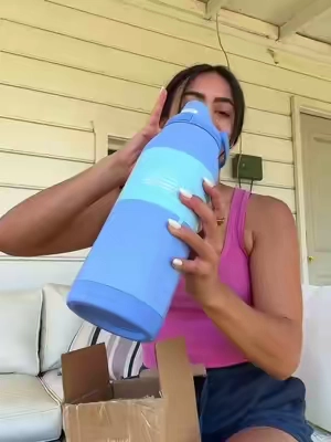 This Owala 64 oz is a big waterbottle !! #owalawaterbottle #watergoal #hydration 
