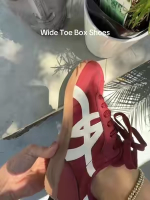 True to size, wearing my normal size 9 🤍 #wideshoes #widetoebox #barefootshoes #hobibearshoes 