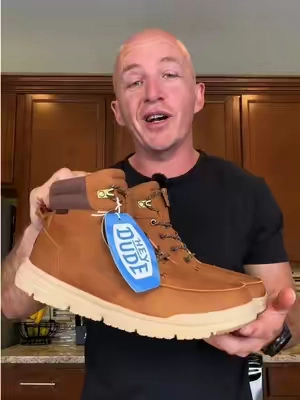 These new Hey Dude Bradley II Classics are super nice boots #heydude #heydudeshoes #heydudeboots #menscasualboots #menscasualshoes 