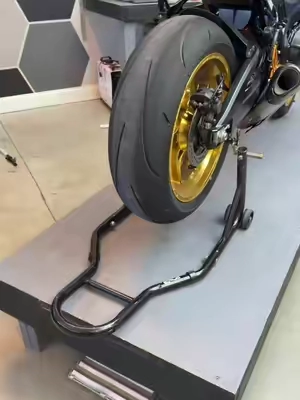 Motorcycle stands! 👍🏻👍🏻 #motorcycle #sportbike 