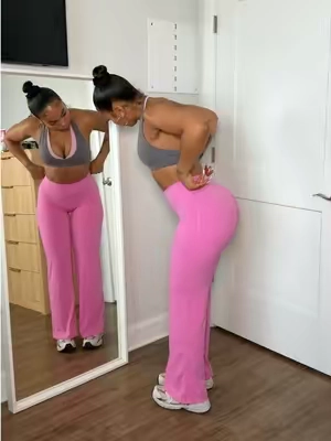 My fav leggings 🥰 #workoutleggings #gymfashion #workoutwear #gymoutfits #fitnessstyle 