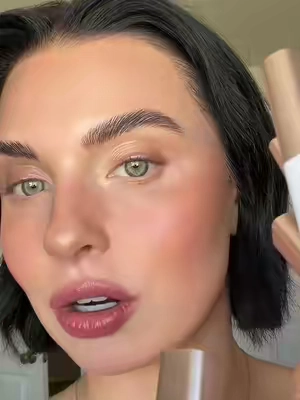 I can’t get over how easy this is!! 😻👏 #tiktokshopcreatorpicks #easyeyeshadowtutorials #eyeshadowhack #eyeshadowstick #creameyeshadow 