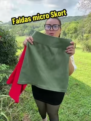 Faldas micro Skort son súper gruesas, no se te transparenta comprimen parte del abdomen y quedan súper perfectas para combinarla con ley en botas o tenis. Hay en diferentes colores diferentes tallas y en diferentes paquetes de diferentes unidades😍 #faldas #micro #skort #skortoutfit #tiktokshopbacktoschool  