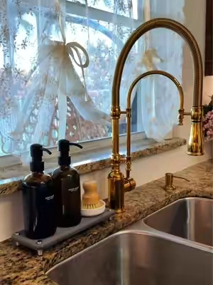 this kitchen sink decor set saved my kitchen from the cluttered eye sore that used to be there & made me loveeee my space again 🥹🧼 #dishsoapbottle #kitchenorganization #kitchendecor #kitchendecoration #TiktokShopCreatorPicks 