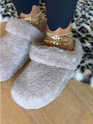 You’ll Never Want to Take Off These Crocs Cozy Slippers #Crocs #CrocsCozySlippers #IndoorSlippers #CozyComfort #HouseShoes 
