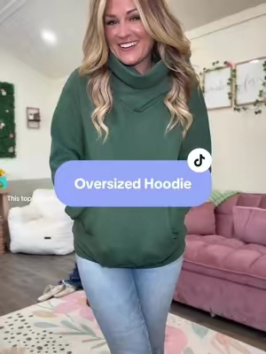 Love this oversized hoodie from @DOKOTOO-US It wins as best top for the cold this fall/winter!