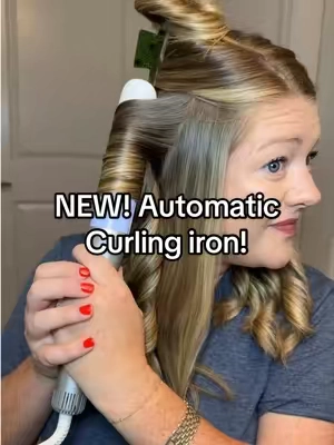 No curling iron tutorial needed! This hot tool does it for you!! 🙌🏻🙌🏻#sheglam #curlingiron #automaticcurlingiron