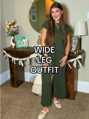 It’s so so good! Give me every color🙌🏻🙌🏻 #teacheroutfit #twopieceset #transitionoutfit #fallfashion #trendyfashion 