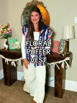 You won’t want to miss this!!!🤩✨ #puffer #puffervest #oversizedpuffer #fallfashion #transitionoutfit 