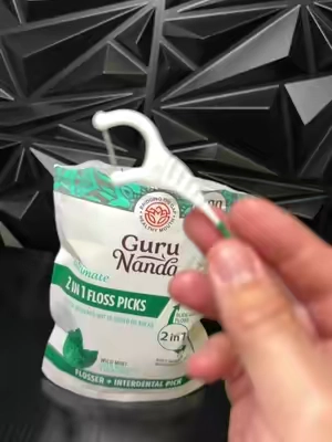 300 floss picks for this low 😱 #gurunanda #flosspicks #oralcare #tiktokshopsummersale #tiktokshopcreatorpicks 