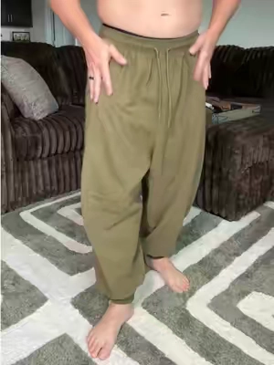 Been rockin these everywhere #pants #linenpants #baggypants 