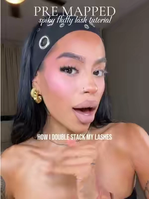 Double stacking my lashes Tutorial 🖤✨ these are sooo pretty!! Fluffy, wispy, comfy, and last up to two weeks because they’re waterproof 👏🏽 @Focipeysa Lashes #lashclusters #eyelashes #fluffylashes #sireneyes #tutorial 