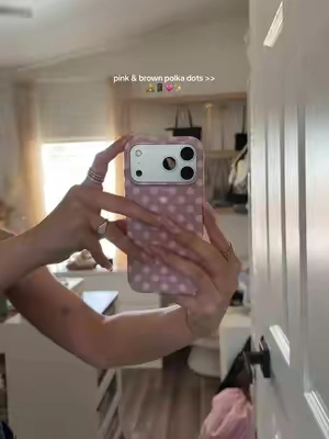 #velvetcaviar #cutephonecases #polkadot #magsafe #girly 