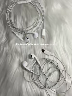 #muisc #fashion #wired #headphones #viralvideo 