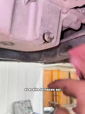 Guía para cambiar el aceite tú mismo 🔧🚗 ¡Deja de quemarte las manos al cambiar el aceite! 🛑😭 ¡La herramienta magnética que todo mecánico de cochera necesita! 🧲🔥 ¡No más tornillos caídos en el aceite sucio! ❌🤢 Cómo cambiar el aceite de tu auto como un profesional y sin hacer un desastre ✨👨#CambioDeAceite 🔧 ‍🔧  #tiktokshop #tooltok #DIYCarMod #AutoMaintenance 