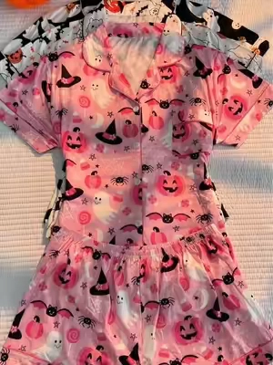 Ghost Print Pajama Set is perfect for cozy moments at home!🥰🥹👻🎃#halloween #pajamas #halloweenpjs#sleepwear #tiktokshopsummersale 