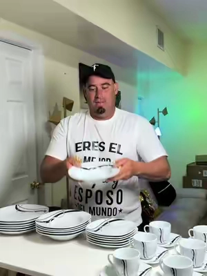 🍽️ Dale un toque elegante a cada comida con el set de vajilla VEWEET Fiona. Diseño moderno en porcelana blanca con elegantes líneas negras y grises. Ideal para 6 personas, perfecto para el uso diario o para sorprender a tus invitados. Apto para microondas y lavavajillas, resistente y fácil de limpiar. ¡Haz que tu mesa luzca como de revista! ✨🍽️ #VEWEET Series Fiona, 18/24/30-#TikTokShop #VEWEET #Dinnerware #KitchenEssentials      