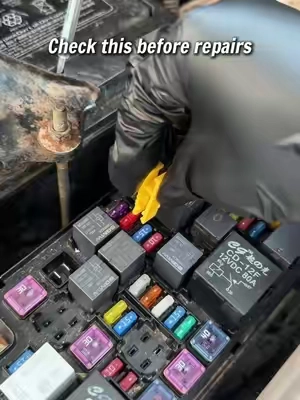Always check the fuses first 😂 Seriously tho#CarFuseKit #FuseKit  #CarTips #DealsforYouDays #summerwins