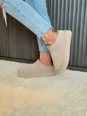 One of my most reached for shoes in the colder months 🤎 #shoes #slippers #boots #womensfashion #affordablefashion 