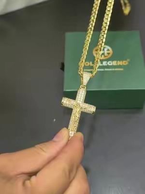 #14kgold #goldpendant #pendant #goldnecklace #holylegendjewelry 