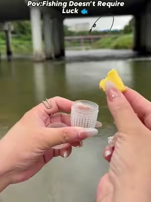 🎣Underwater fishing camera!#fishing #underwater #fishtok #waterproofing #goodthing #mothersday #tiktokshop #tiktokmademebuyit #gift #Foryou  S