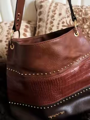 This is stunning, especially with fall right around the corner #handbag #purse #fallfashion 