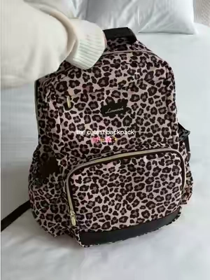 The best school/work/travel backpack is now in leopard print! 😍✨ #lovevook #backpack #backtoschool #leopardprint #collegebackpack 